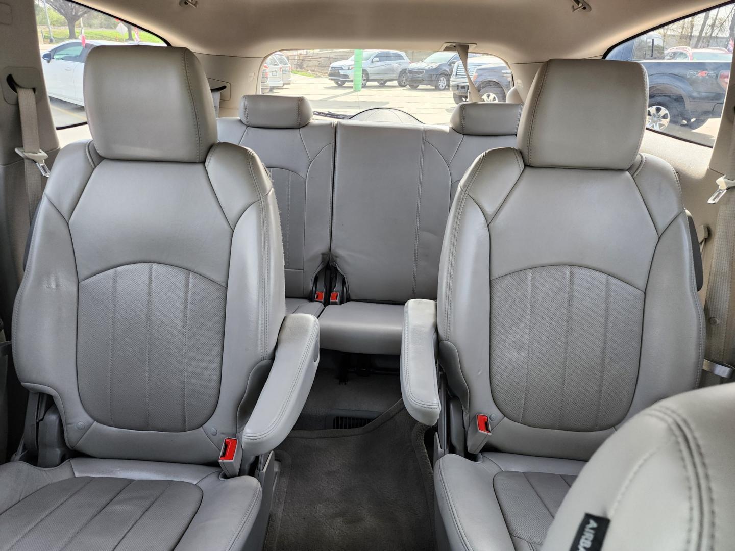 2014 WHITE Buick Enclave Leather (5GAKRBKD2EJ) with an 3.6L V6 DOHC 24V engine, 6-Speed Automatic Overdrive transmission, located at 2660 S.Garland Avenue, Garland, TX, 75041, (469) 298-3118, 32.885551, -96.655602 - Photo#17